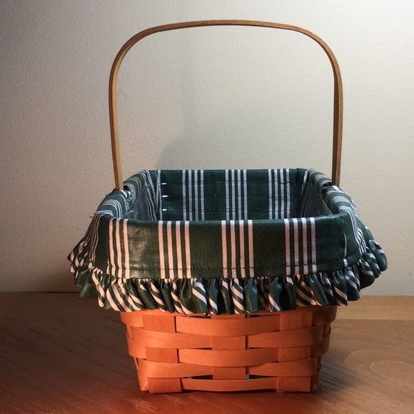 Longaberger 1998 small market basket with protector insert, green/white liner - Picture 4 of 13